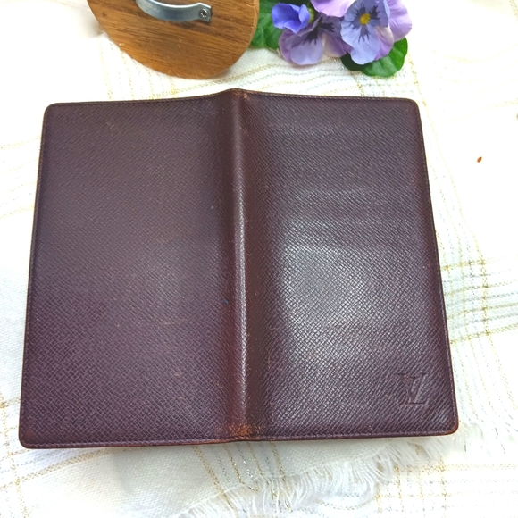 Louis Vuitton Brown Vintage Taiga Long Bifold Wallet - Picture 3 of 11